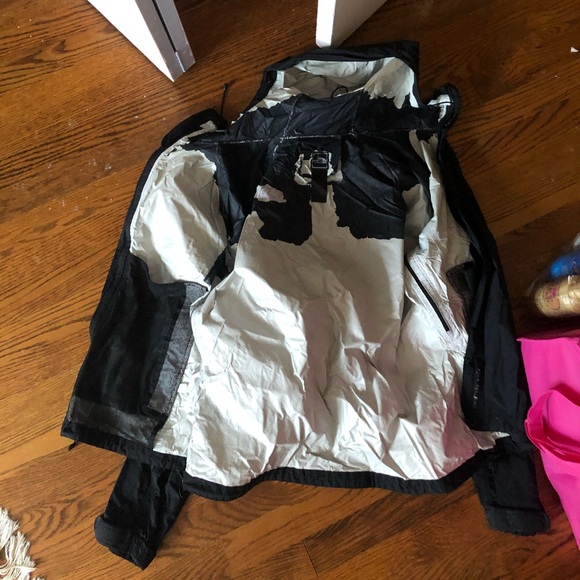 The North Face Rain Coat - Picture 3 of 5